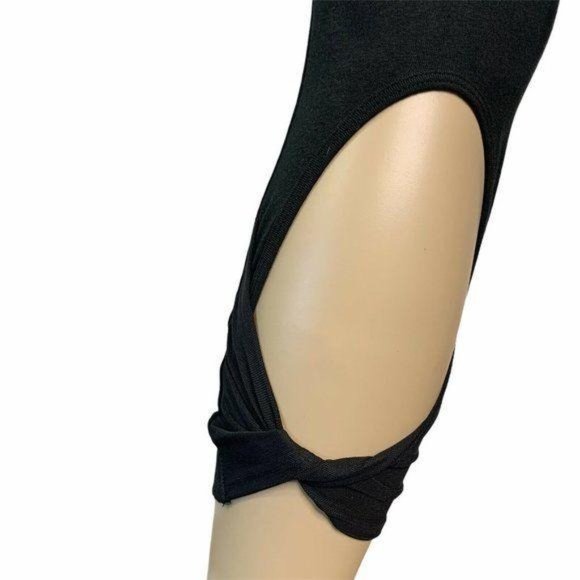 Victoria's Secret Sport Crop Back Cutout Leggings - Picture 7 of 9